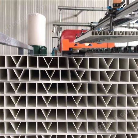金纬机械PVC畜牧板生产线