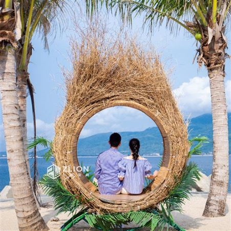 巴厘岛网红鸟巢景区婚纱拍摄道具创意悬挂圆形床户外民宿家具配套